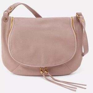 Hobo All Leather Fern Medium Shoulder Bag in blush